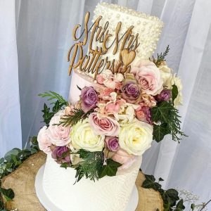 Mr&Mrs plus Surname Cake Topper